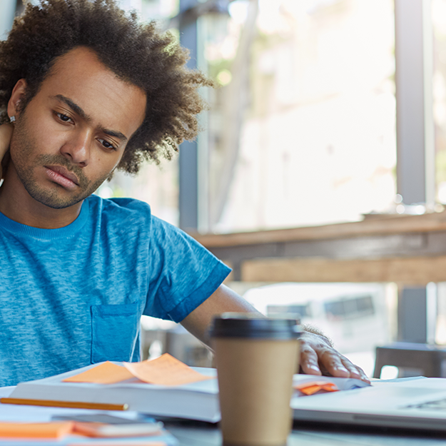 What is Tech Neck? How to Relieve Shoulder and Neck Pain with Quercetin and Other Natural Solutions